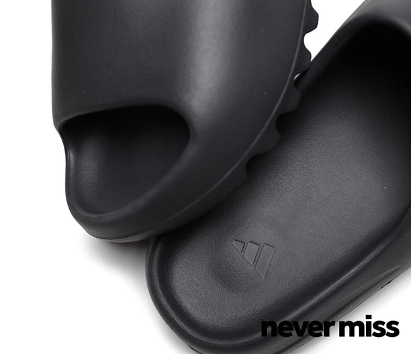 Adidas Yeezy Slide 'Onyx' – never miss